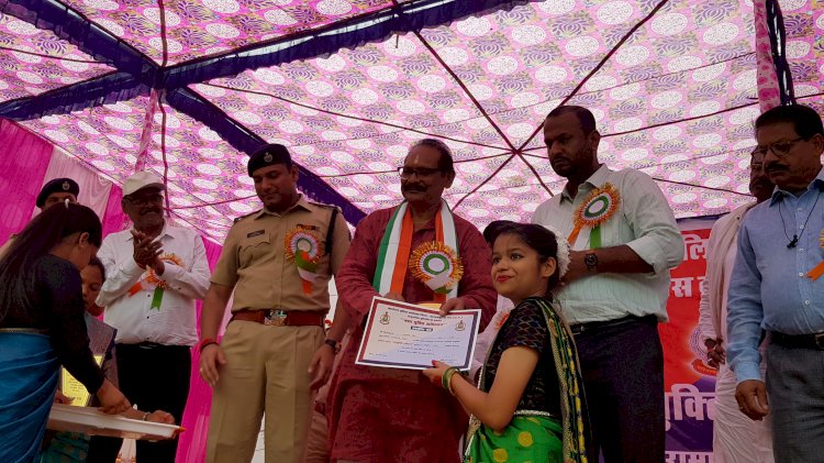 नशामुक्ति के लिए चलाया जागरुकता अभियान, अनुभाग के सभी स्कुलो से आए छात्र / छात्राओ में हुए कई स्पर्धाएं, चयनित प्रतिभागियों को मिला शिक्षामंत्री से पुरस्कार