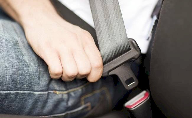 Seatbelt New Rule: केंद्रीय मंत्री नितिन गडकरी का बड़ा ऐलान... कार में बैठने वाले सभी लोगों के लिए सीट बेल्ट लगाना अब होगा अनिवार्य... कार की पिछली सीट पर भी सेफ्टी बेल्ट नहीं लगाने पर कटेगा चालान.....