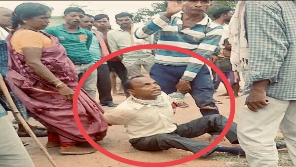 CG -शिक्षक की पिटाई: शिक्षक को चढ़ा इश्क का बुखार, युवती के साथ रह था लिव-इन में...फिर जो हुआ…युवती के परिजनों ने बीच रास्ते में हाथ बांधकर टीचर की पिटाई ... VIDEO वायरल होने के बाद मामला आया सामने...
