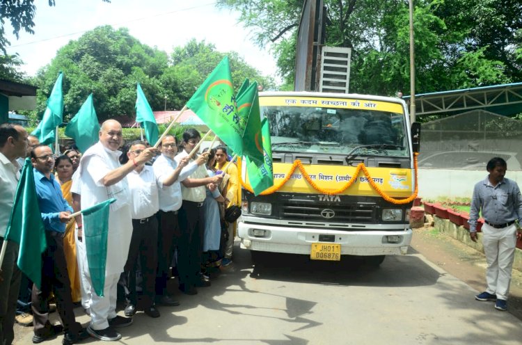 CG News स्वच्छता ही सेवा: पंचायत एवं ग्रामीण विकास मंत्री रविंद्र चौबे ने प्रदेश व्यापी स्वच्छता ही सेवा अभियान का शुभारंभ किया...सामूहिक श्रमदान से होगी गांवों में साफ -सफ़ाई....