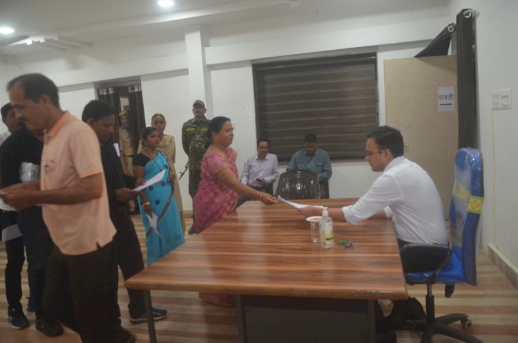 CG- शिक्षक ट्रांसफर: तबादले से असंतुष्ट शिक्षक पहुंचे कलेक्टर के पास... तबादला निरस्त व संशोधित करने का अधिकार जिला प्रशासन को नहीं... DPI को दें आवेदन.....