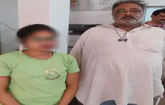 CG थाना प्रभारी को ब्लैकमेलः युवती ने TI से कहा…”तुम्हें बदनाम कर देंगे व बलात्कार के केस में जेल भेजवाएंगे , तुम्हारा नौकरी चला जायेगा”…फिर जो हुआ…युवती सहित दो गिरफ्तार...जाने मामला….