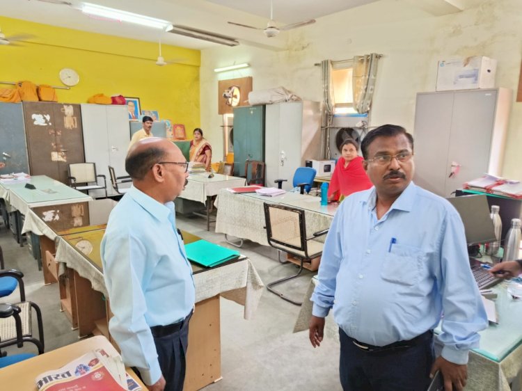 CG- 78 कर्मचारियों पर गिरी गाज: संभागायुक्त के औचक निरीक्षण से मचा कार्यालयों में हड़कंप, कर्मचारियों में मची अफरा-तफरी, तत्काल कार्यवाही कर रोका गया एक दिन का वेतन.....