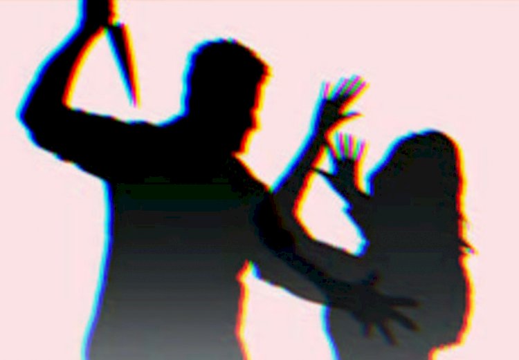 CG- पत्नी पर कुल्हाड़ी और चाकू से हमला: चरित्र शंका करता था पति, शंकालू पति अपनी पत्नी पर किया जानलेवा हमला, फिर जो हुआ......