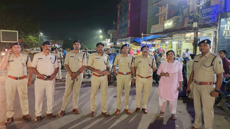 त्यौहारी सीजन के दौरान बस्तर पुलिस एलर्ट मोड पर........................... जगदलपुर में बस्तर पुलिस की विजिबल पुलिसिंग.............................