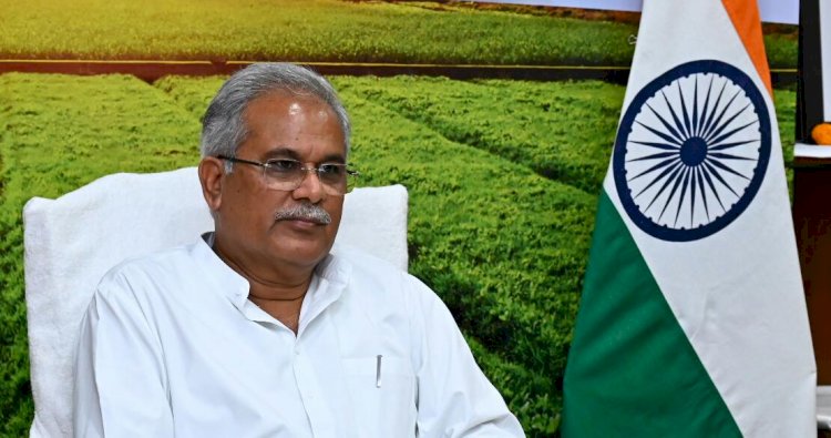 नाराज हुए मुख्यमंत्री भूपेश: CM ने ट्वीट कर लिखा- 'दुर्भाग्यजनक कि सॉलिसिटर जनरल जैसे पद का व्यक्ति झूठ बोले, मैं किसी जज से नहीं मिला, किसी अभियुक्त का फेवर करने का अनुरोध नहीं किया', जानें मामला....