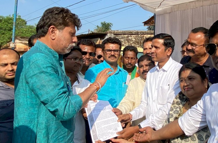 शहर में बढ़ते आवारा कुत्तों और दुर्घटनाग्रस्त होते जनता/ मवेशियों के लिए महापौर दोषी - संजय पाण्डेय