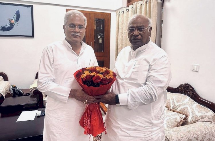 CG News : CM भूपेश आज दिल्ली जायेंगे ,कल मल्लिकार्जुन खड़गे के पदभार ग्रहण में शामिल होंगे…