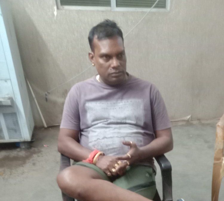 CG- पूर्व मंत्री का PA निकला जुआरी: धड्डले से 52 परियों से इश्क लड़ा रहे थे दीवाने, पुलिस का छापा, 9 जुआरियों को रंगेहाथों पकड़ा….
