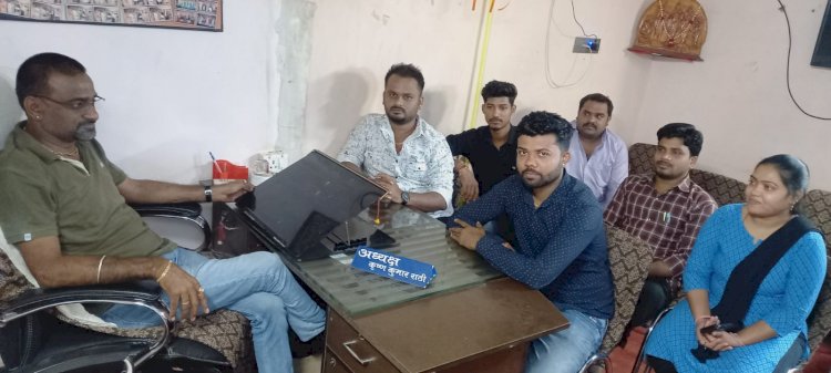 CG:साजा सेवा सहकारी समिति अध्यक्ष ने कर्मचारियों की बैठक लिये धान खरीदी की तैयारी की जानकारी.. कहा किसानों को नही होगी कोई तकलीफ...सुचारू खरीदी की तैयारी पूर्ण