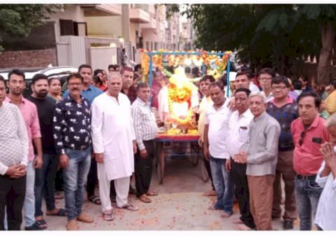 झूलेलाल साहेब की प्रभात फेरी का खत्री कॉलोनी में किया भव्य स्वागत