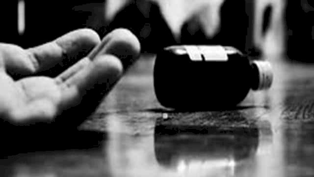 CG- थाना प्रभारी पर आरोप लगा आत्महत्या की कोशिश: शख्स ने खाया जहर, सुसाइड नोट भी छोड़ा, लगाए ये आरोप, बाप-बेटे पर दर्ज हैं 1 दर्जन से ज्यादा केस, जानें मामला.....
