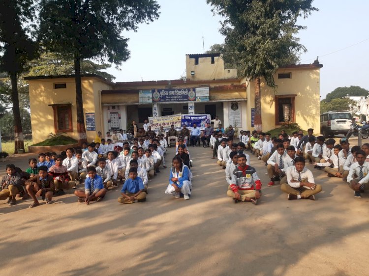 शा. उच्च. मा. विद्यालय के छात्र छात्राओं ने किया थाने का भ्रमण...कानूनी प्रकिया की मिली जानकारी..