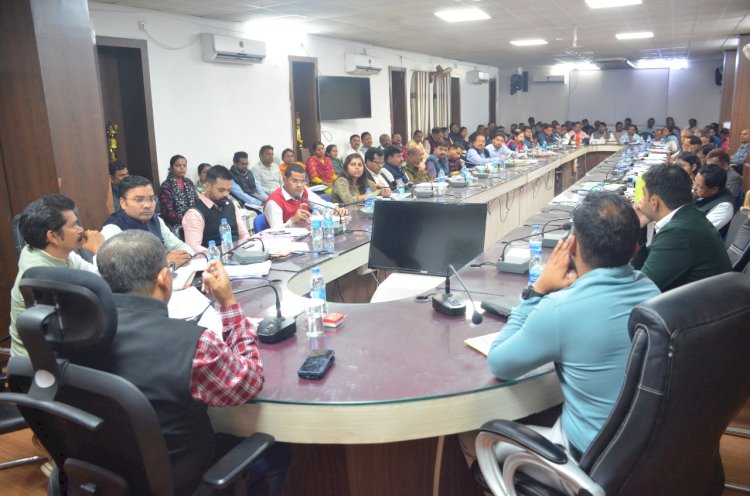 शिविर के माध्यम से स्कूली विद्यार्थियों के बनेंगे जाति प्रमाण पत्र: जिले के गोठानों में मवेशियों के चारा उपलब्धता के लिए चलाए पैरादान अभियान - कलेक्टर झा....