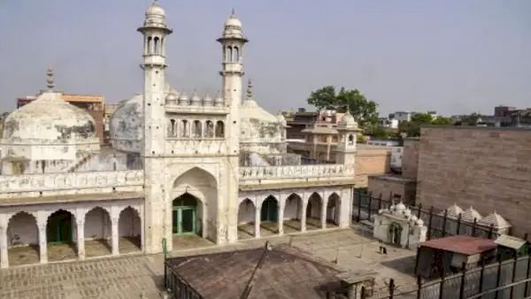 Gyanvapi: ज्ञानवापी में शिवलिंग की पूजा होगी या नहीं, मुस्लिमों के प्रवेश पर रोक, इन मामलों पर आज होगी सुनवाई