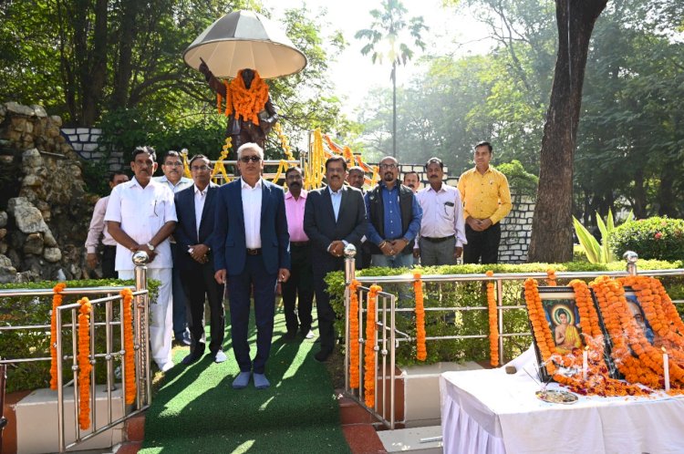भारत रत्न बाबा साहेब भीमराव अम्बेडकर के महापरिनिर्वाण दिवस पर SECL में श्रद्धासुमन अर्पित किया गया