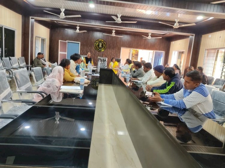 CG:जिले के साजा जनपद पंचायत में सामान्य सभा की बैठक में फर्जी शिक्षाकर्मी का मुद्दा उठा...पढिए पूरा खबर