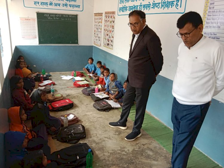 CG- कलेक्टर ने की कार्रवाई: ड्यूटी से गैर हाजिर शिक्षक का कटेगा वेतन... विलंब से शाला आने वाले शिक्षक को मिली चेतावनी.....