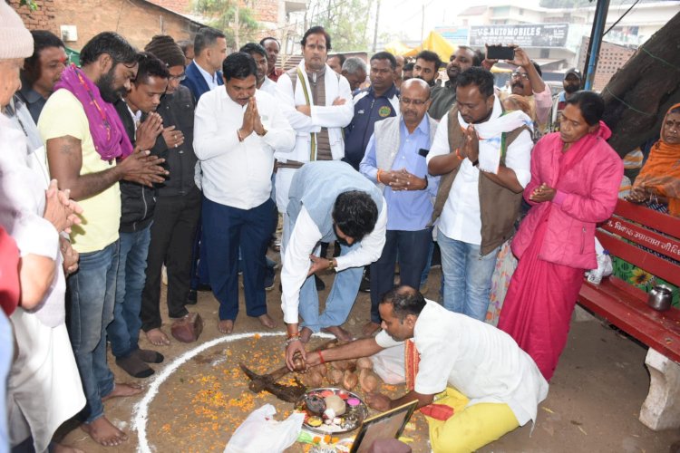 विकास उपाध्याय ने पश्चिम विधानसभा अन्तर्गत शहीद चुड़ामणी नायक वार्ड क्र.38 में अनेकों विकास कार्यों का किया भूमि पूजन