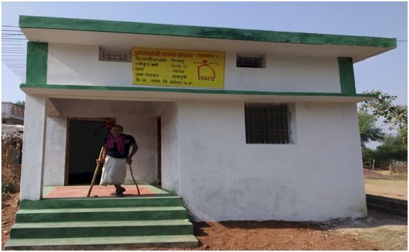 CG:प्रधानमंत्री आवास योजना- ग्रामीण बिसाहू के पक्के मकान में रहने का बरसो का सपना हुआ साकार... आवास का उपहार पाकर हुए गदगद....जनपद पंचायत साजा से महज 15 कि.मी. की दूरी पर स्थित गांव साजन निवासी बिसाहू (उम्र 70 वर्ष) जो कि दोनो पैरो से दिव्यांग हैं....NAYABHARAT.LIVE BMT में.खास रिपोर्ट देखिए