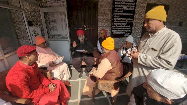सिन्धी सन्तों ने मिलकर गुरू ग्रंथ साहिब को गुरूद्वारे में ससम्मान वापस करने के लिये सौंपा पत्र