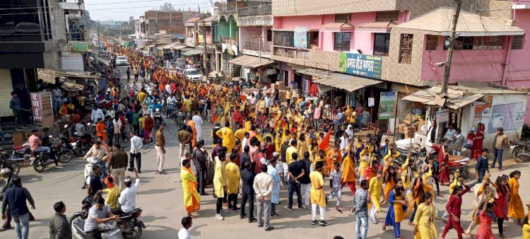 दुर्गा मंदिर जमड़ी से निकली भव्य कलश यात्रा ....भागवत व शतचंडी यज्ञ हुआ प्रारंभ...भक्तिमय हुआ जमड़ी सहित पूरा क्षेत्र...