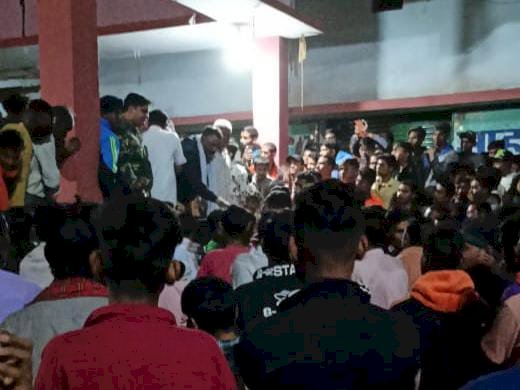 CG:कोचिये के घर पहुचना आबकारी टीम को पड़ गया भारी... ग्रामीणों ने आबकारी विभाग पर कोचियों को संरक्षण देने का लगाया आरोप ...बंधक बनाया ,पुलिस के हस्तक्षेप के बाद मामला शांत ..मामला.कंडरका चौकी क्षेत्र भिभौरी का