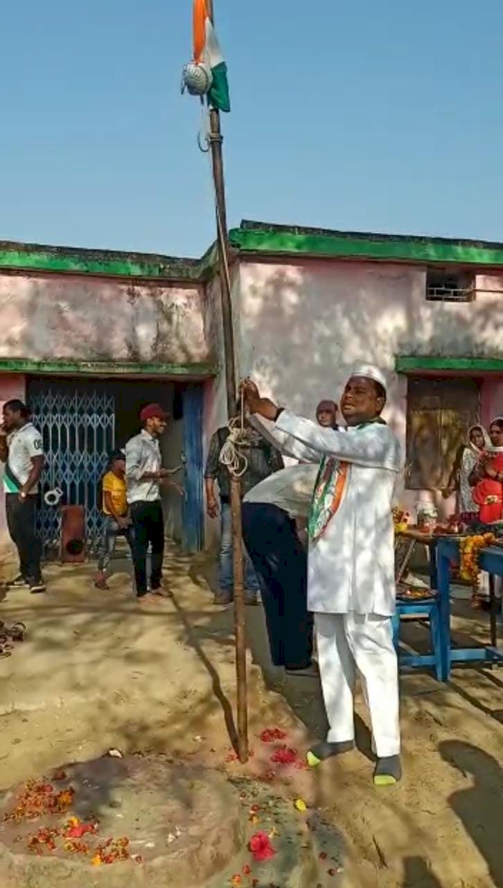 सभापति उद्योग व सहकारिता दामोदर कांत ने अपने जनपद क्षेत्र के रिस्दा हिर्री कोहरौदा व पेण्ड्री में गणतंत्र दिवस पर किया ध्वजा रोहण अपने सम्बोधन में क्या क्या बोले और कौन कौन रहे उपस्थित जाने सब कुछ पढ़े पूरी खबर