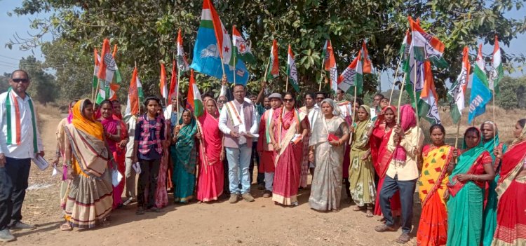 सिहावा विधायक डॉ लक्ष्मी ध्रुव के नेतृत्व में मगरलोड ब्लाक के आले खुटा गोबरा कुसुम खुटा से बिरझुली पहुंची हाथ जोड़ो पदयात्रा...