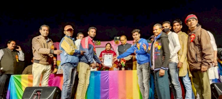 बेलरगाव में गुरुवार को राज्य स्तरीय भव्य डी.जे.डांस प्रतियोगिता का हुआ समापन... देखिए किन डांस ग्रुपों को मिली जीत...