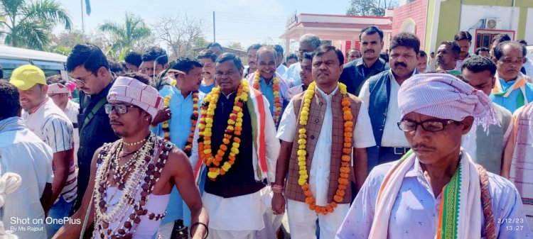 प्रभारी मंत्री,सांसद व विधायक ने किया क्रांतिकारी वीर गुण्डाधुर मूर्ति का अनावरण....