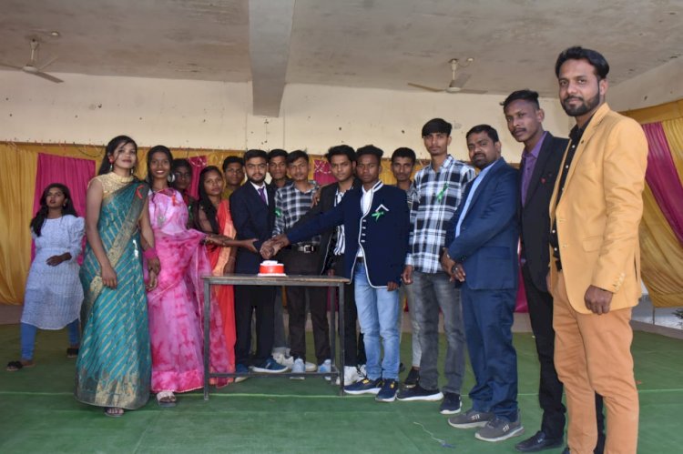 डीएवी मुख्यमंत्री पब्लिक स्कूल कालामांजन में मनाया गया महर्षि दयानंद सरस्वती जयंती.... साथ ही में 12वीं के बच्चों को दी गई विदाई...