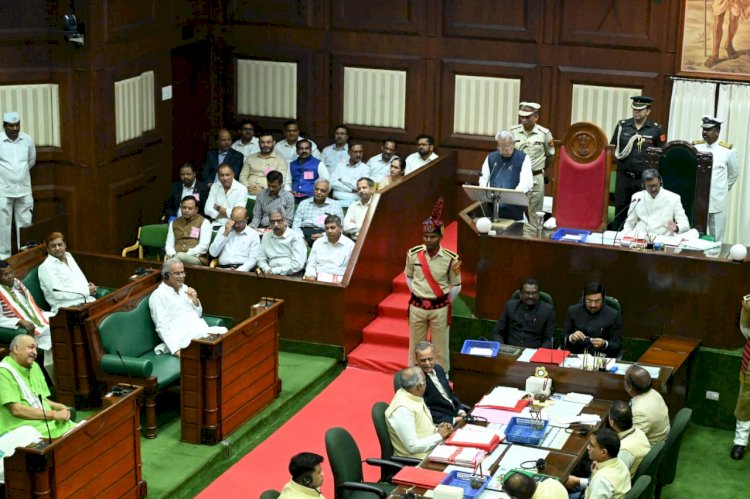 PHOTOS- CG विधानसभा का बजट सत्र: अभिभाषण देने पहली बार विधानसभा पहुंचे राज्यपाल विश्वभूषण हरिचंदन... इस तरह हुआ स्वागत... राज्यपाल का अभिभाषण खत्म... देखें तस्वीरें......