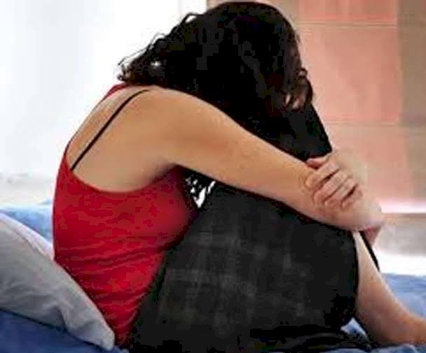 CG Crime News: महिला को घर में अकेली देखकर जबरदस्ती अंदर घुस गए युवक, धमकाते हुए बारी-बारी से मिटाई हवस फिर जो हुआ……