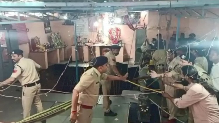 5 मौतें बड़ा हादसा ब्रेकिंग : रामनवमी पर बड़ा हादसा, मंदिर की बावड़ी की छत धंसी, 25 से ज्यादा लोग कुएं में गिरे, मचा हड़कंप, रेस्क्यू जारी…