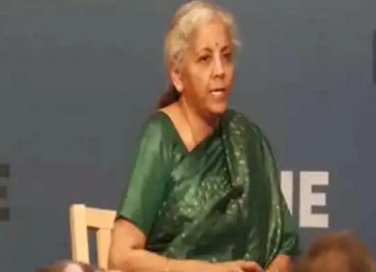 वाशिंगटन में केंद्रीय वित्तमंत्री निर्मला सीतामरण ने भारत में मुस्लिमों की स्थिति पर पश्चिम देशों को क्या कहाँ किसको लिया आड़े हाथों जाने पढ़े पूरी खबर