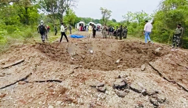 Dantewada Naxal Attack : DRG जवानों की एक चूक और बदले में चुकानी पड़ी 11 लोगों की जान,शहीद जवानों के नाम और घटनास्थल की Exclusive तस्वीरें और वीडियो आई सामने…