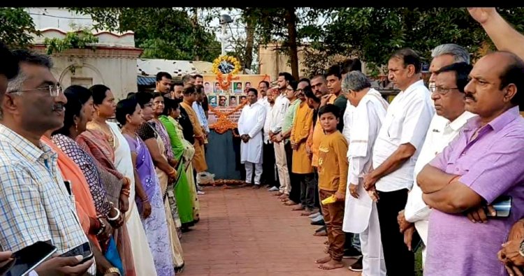 शहीद जवानों को भाजयुमो ने अर्पित की श्रंद्धाजलि...
