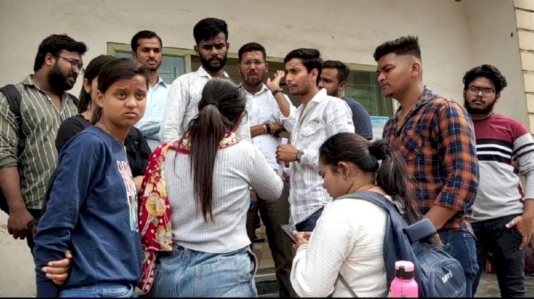 CG ब्रेकिंग : RIT college में MBA 1st semester के छात्रों के साथ कॉलेज प्रशासन बड़ी लापरवाही छात्राओं ने किया हंगामा... जाने क्या है मामला...