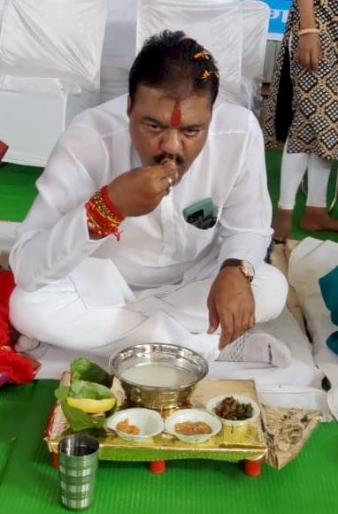 मेहनतकशों के सम्मान में बोरे- बाशी खाने रेखचंद ने की अपील...