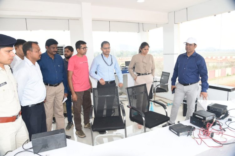 अंबिकापुर - : दरिमा एयरपोर्ट का कार्य युद्धस्तर पर जारी कलेक्टर ने लिया जायजा