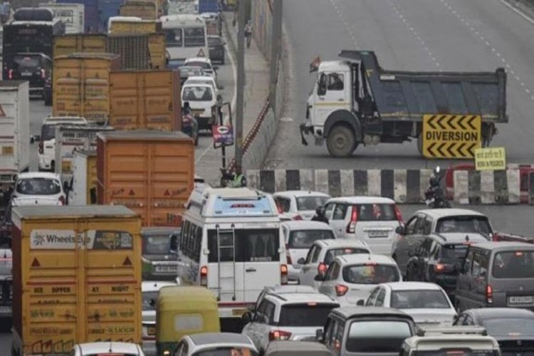CG BREAKING NEWS : मुंबई-कोलकाता एनएच-53 पर चालकों ने किया चक्काजाम, पुलिस आरक्षक पर लगाए गंभीर आरोप