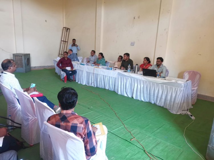 CG:बेमेतरा कलेक्टर एल्मा ने बेरला ब्लॉक अंतर्गत संचालित समस्त गौठान कार्यों की समीक्षा बैठक ली...शासन की फ्लैगशिप योजना का उचित संचालन और क्रियान्वयन के दिए सख्त निर्देश
