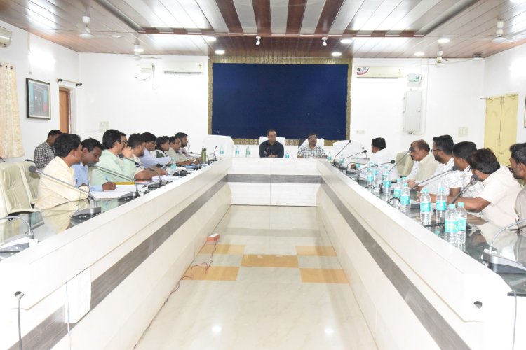 सरगुजा अम्बिकापुर : जल जीवन मिशन के कार्यों में प्रगति लाने कलेक्टर हुए सख्त, की बड़ी कार्रवाई