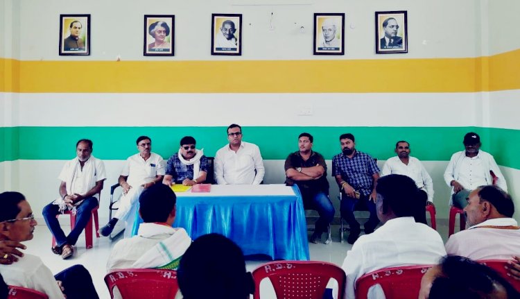 CG:नवनिर्मित कांग्रेस भवन में प्रथम बैठक हुआ सम्पन्न.. आगामी विधानसभा चुनाव को देखते हुए बैठक शुरू..शासन की योजनाओं को आमजनों तक पहुंचाए–अविनाश चौबे