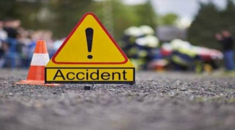 CG Accident News : तेज रफ्तार ने छीन लीं जिंदगी, अज्ञात वाहन ने बाइक सवार को मारी ठोकर, एक की मौके पर मौत, मासूम के सिर से उठा माता-पिता का साया