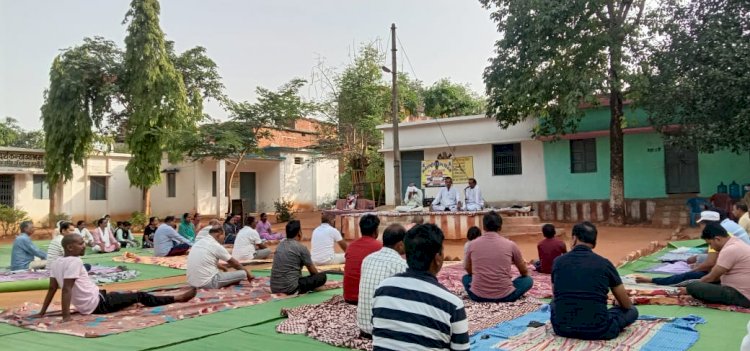 अंतर्राष्ट्रीय योग दिवस के अवसर पर एसडीएम चौधरी ने वाड्रफनगर में किया योगा शिविर का आयोजन