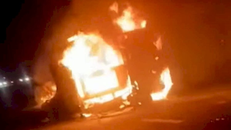 25 की मौत: भीषण सड़क हादसा,बस में आग लगने से 25 यात्रियों की जिंदा जलकर मौत…मुख्यमंत्री ने किया मुआवजे का ऐलान...