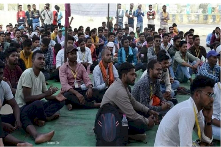 RAIPUR NEWS : सर्व विभागीय संविदा कर्मचारियों का धरना प्रदर्शन शुरू