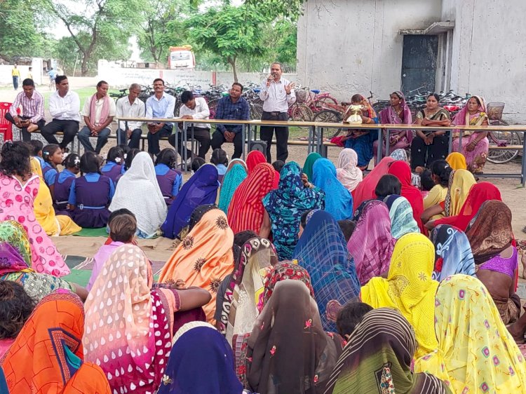 संकुल केंद्र कुकुर्दीकला के गोपालपुर स्कूल प्रांगण में मातृ सम्मेलन कार्यक्रम का हुआ आयोजन भारी संख्या मे माताओं ने लिया हिस्सा जनप्रतिनिधि भी हुए शामिल पढ़ें पूरी खबर